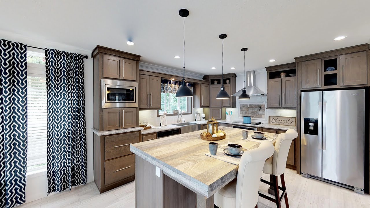 Sunny Acres Sales Center, The Coal Miner's Daughter