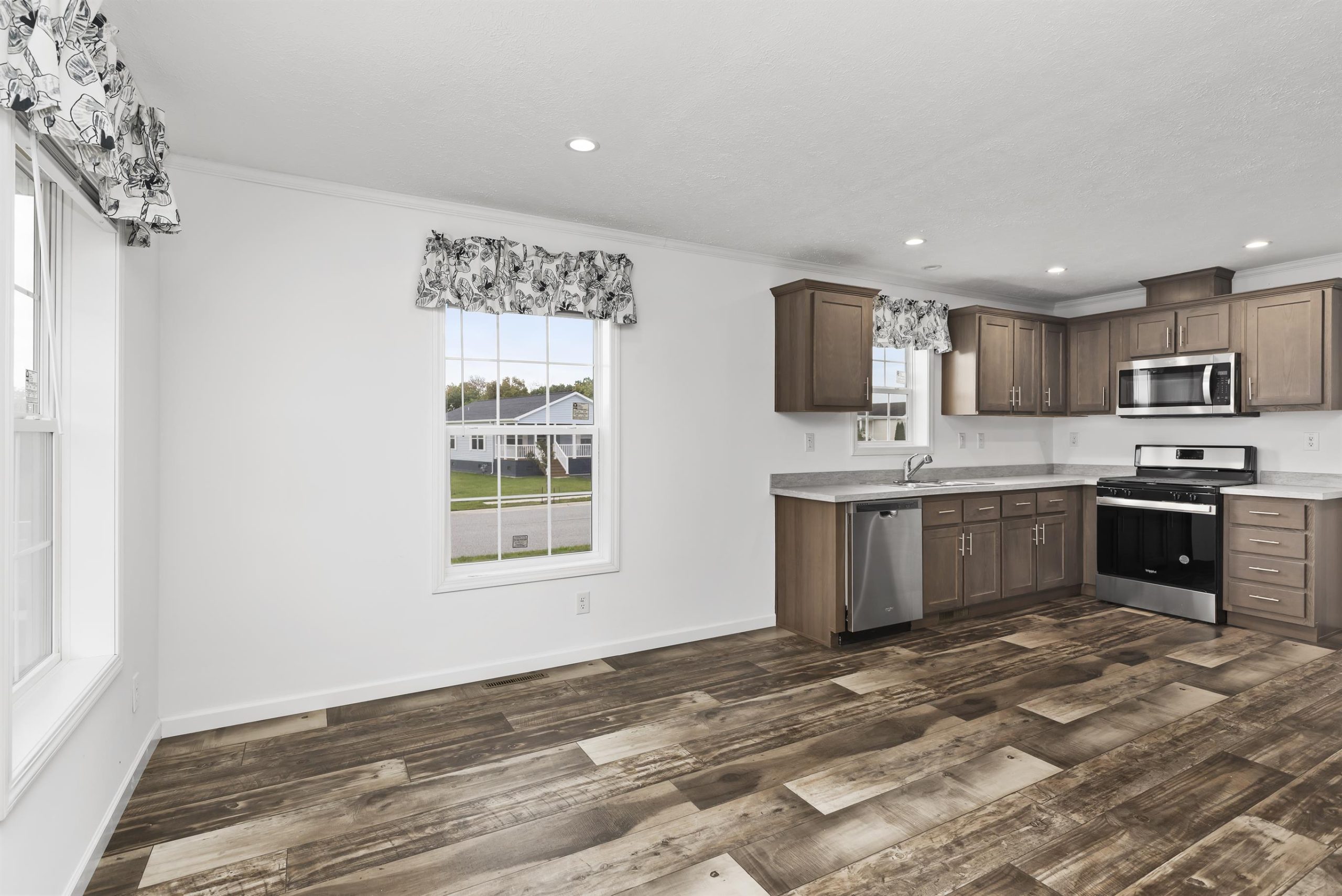 Pine Manor - Image 52