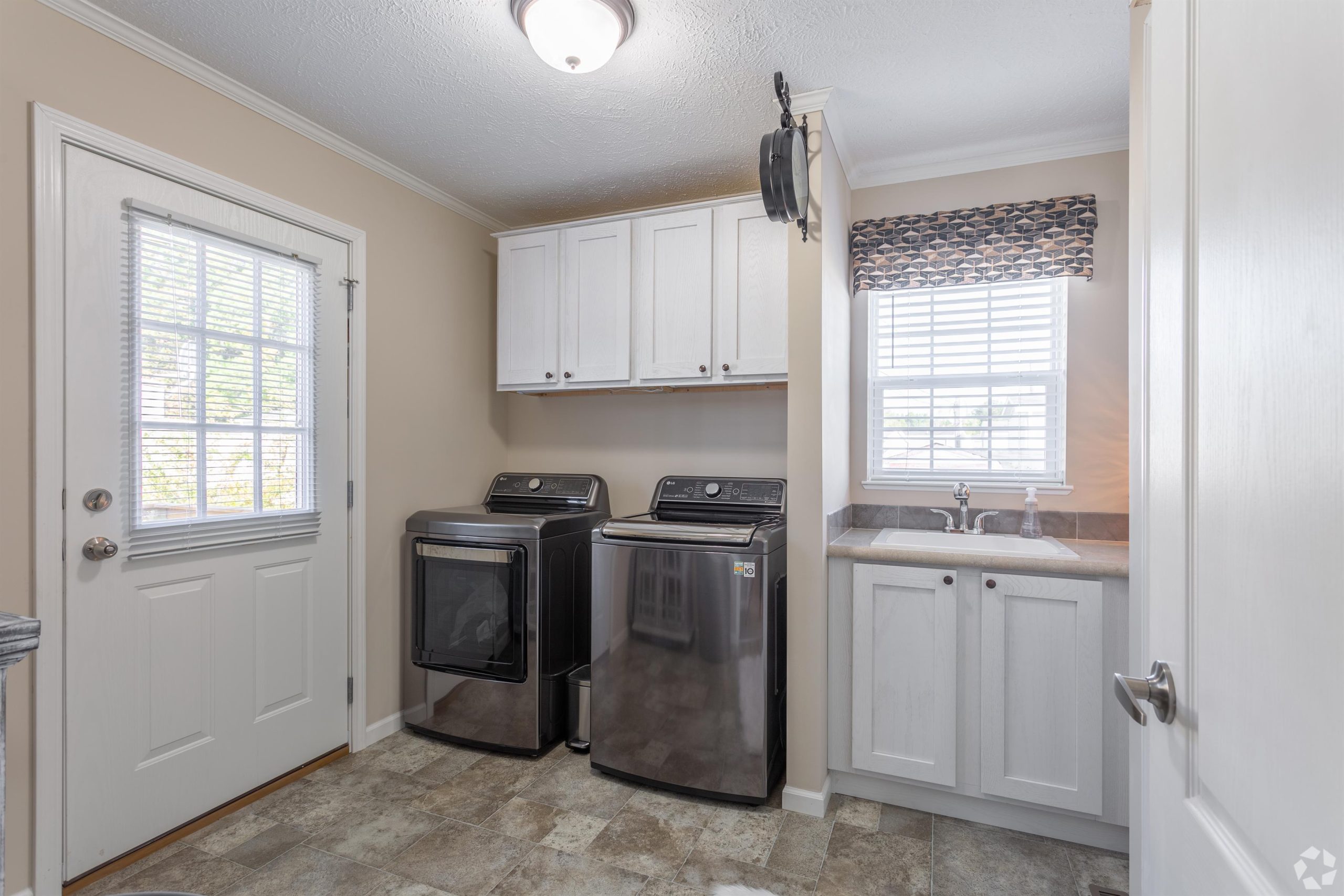 Hudson Estates - Image 7
