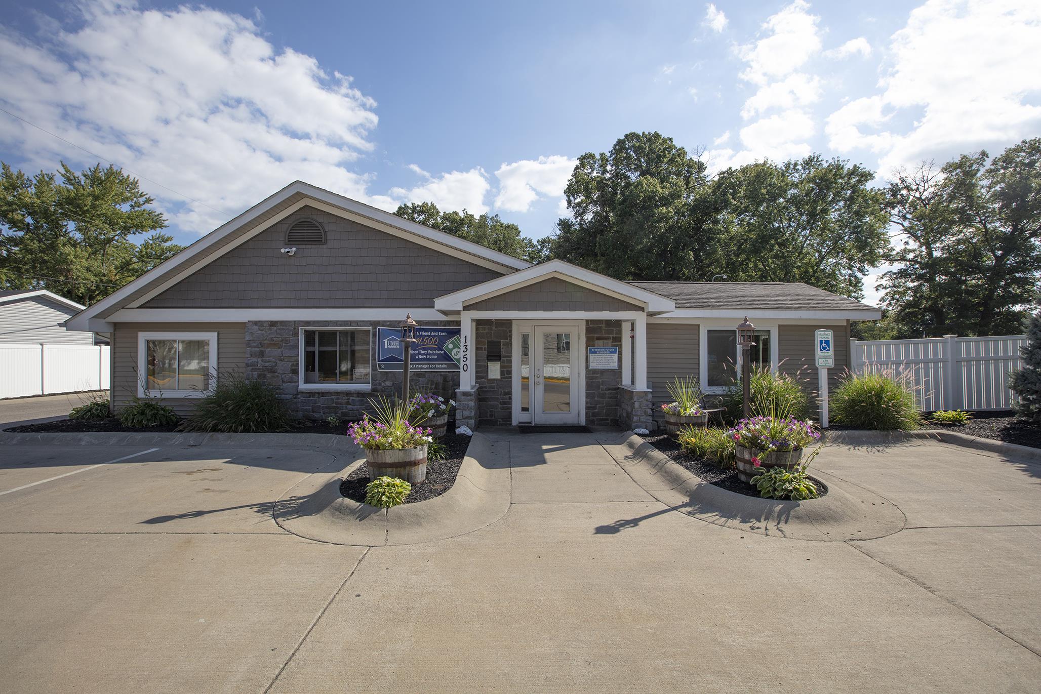 Holiday Village - IN - Image 2