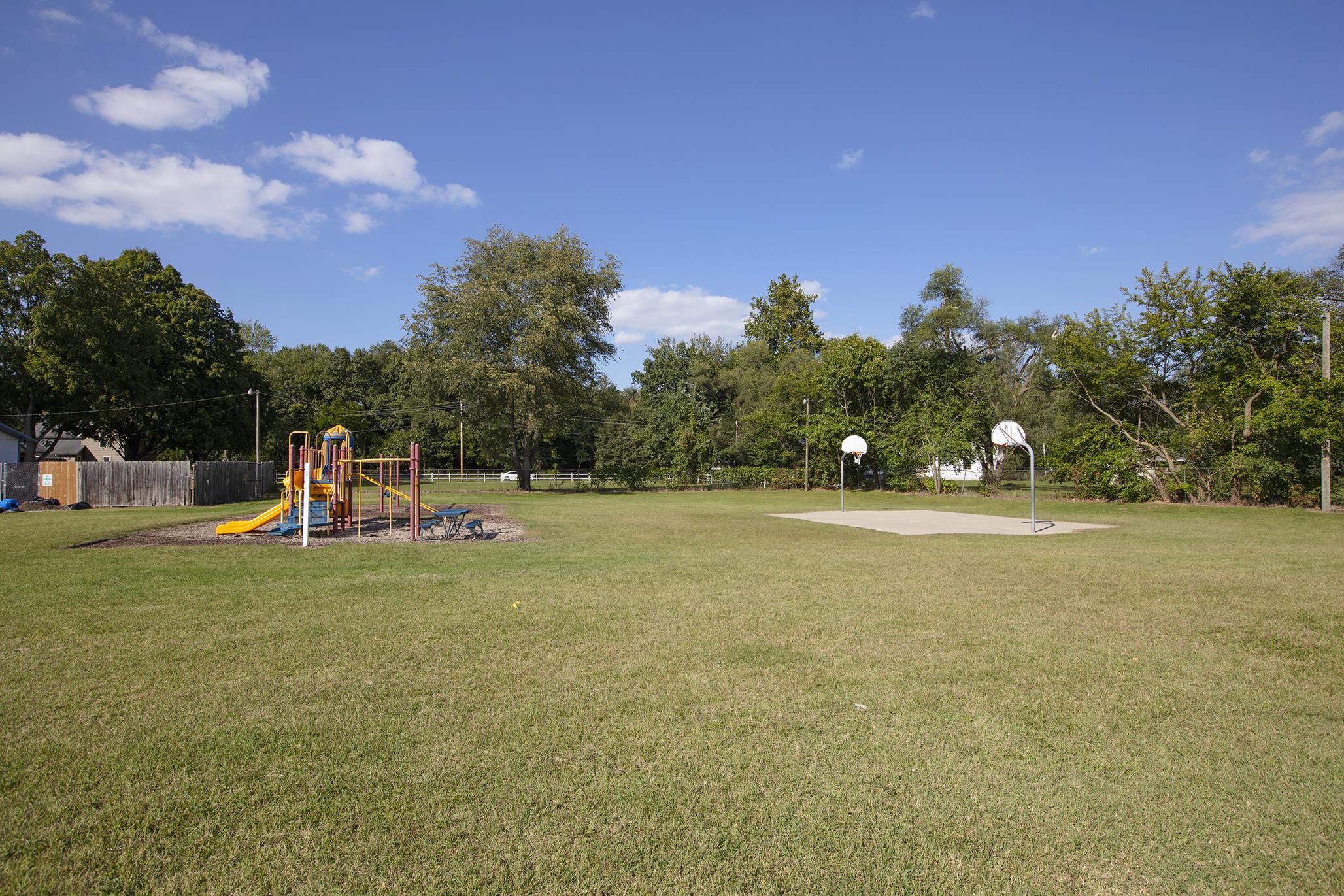 Holiday Village - IN - Image 8
