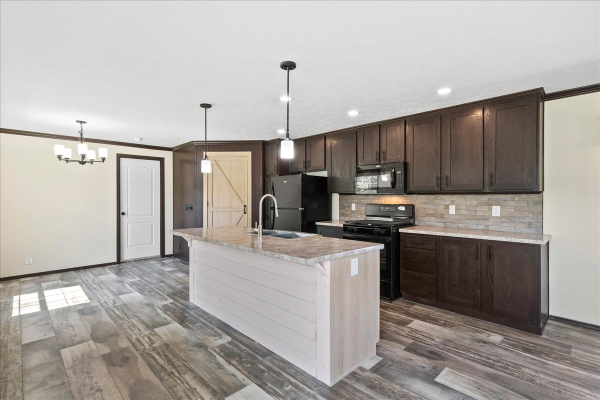 Lakeview Meadows - Image 19