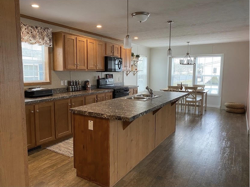 Fairview Manor - Image 7