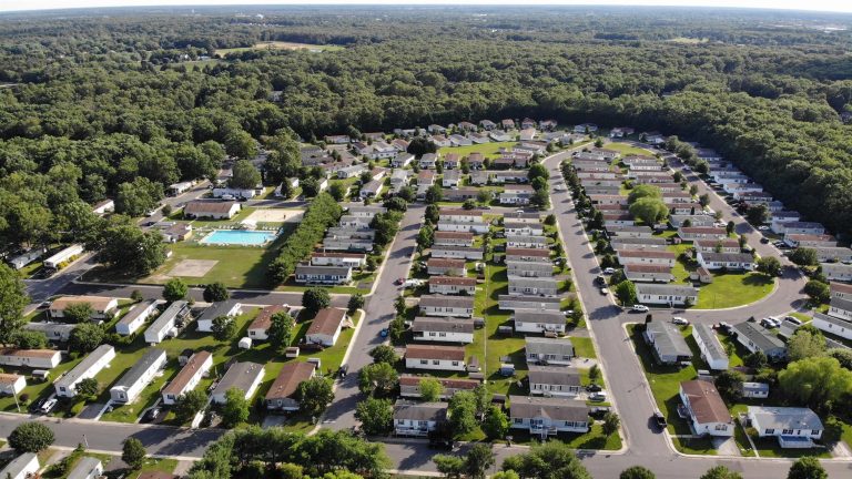 Fairview Manor community image