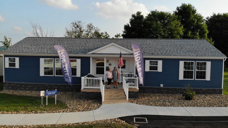 UMH Somerset Sales Center community image