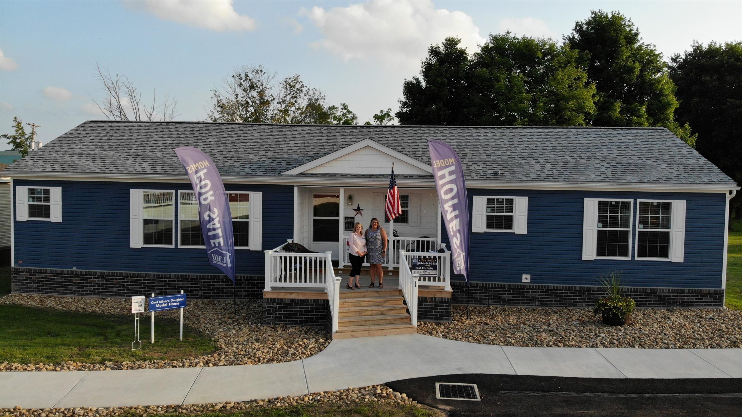UMH Somerset Sales Center - Image 1
