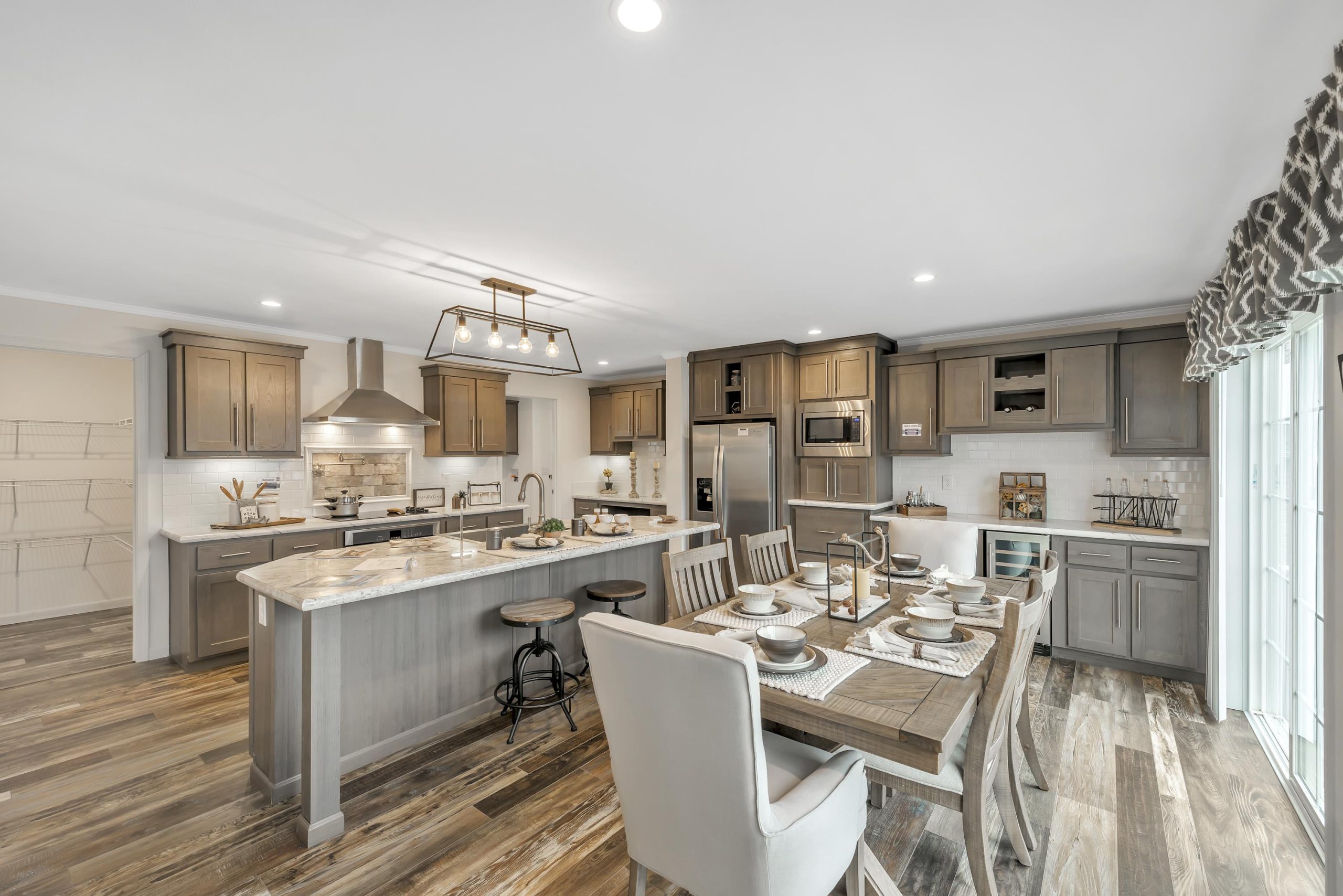 UMH Somerset Sales Center - Image 10