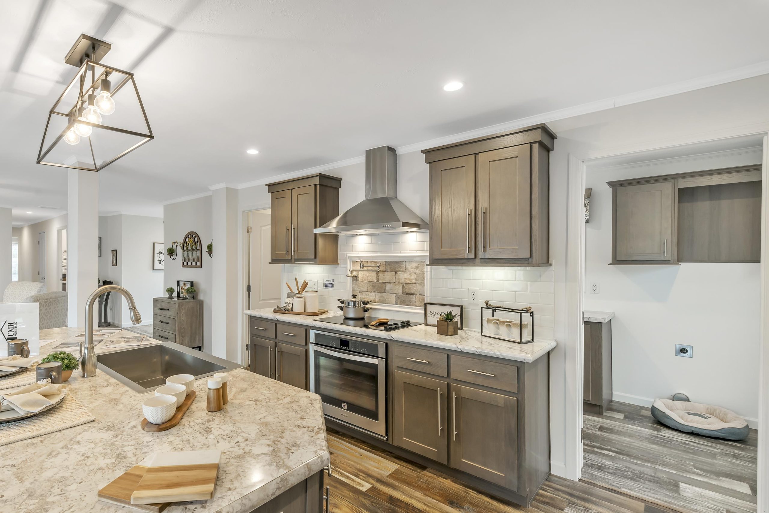 UMH Somerset Sales Center - Image 11
