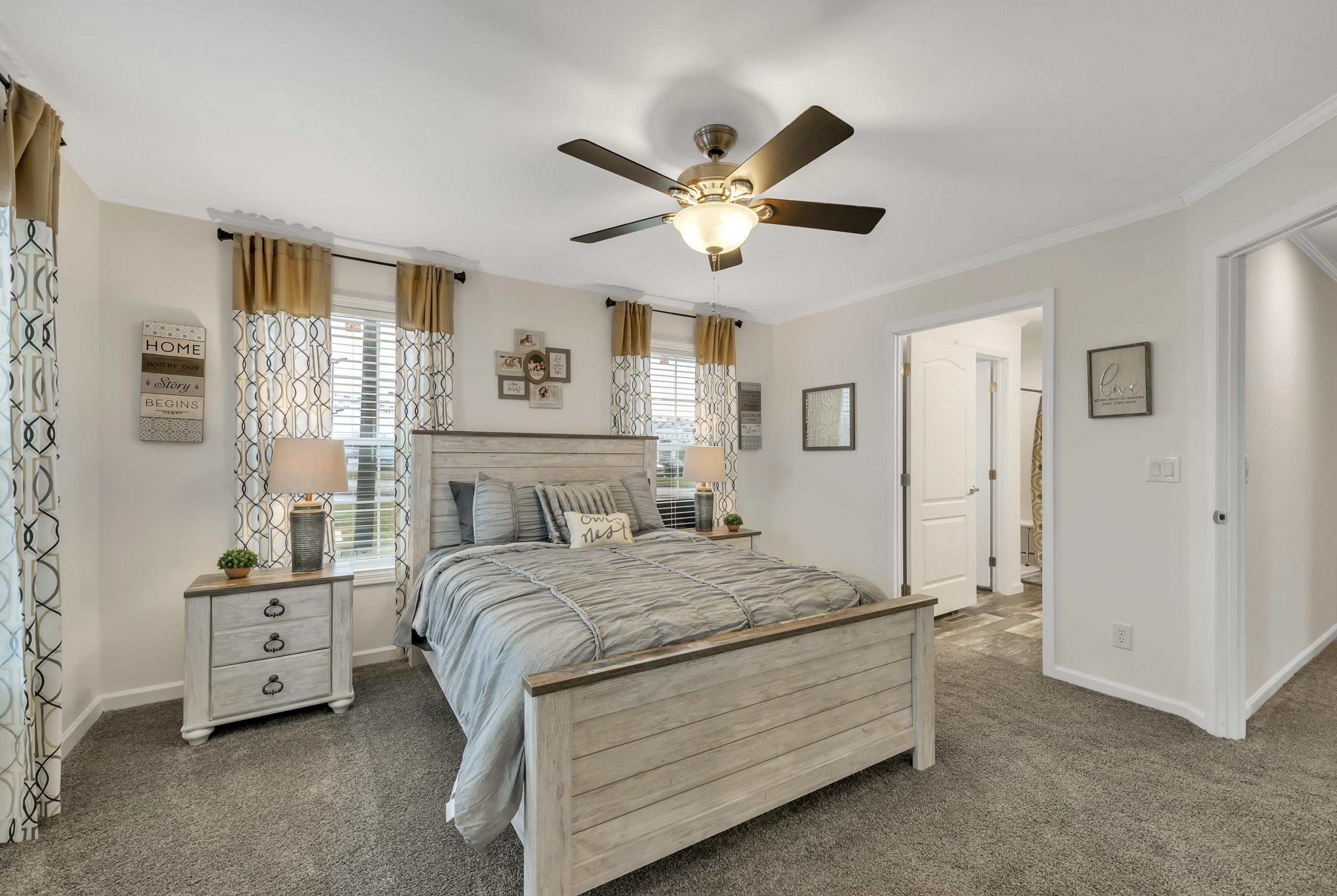 UMH Somerset Sales Center - Image 13