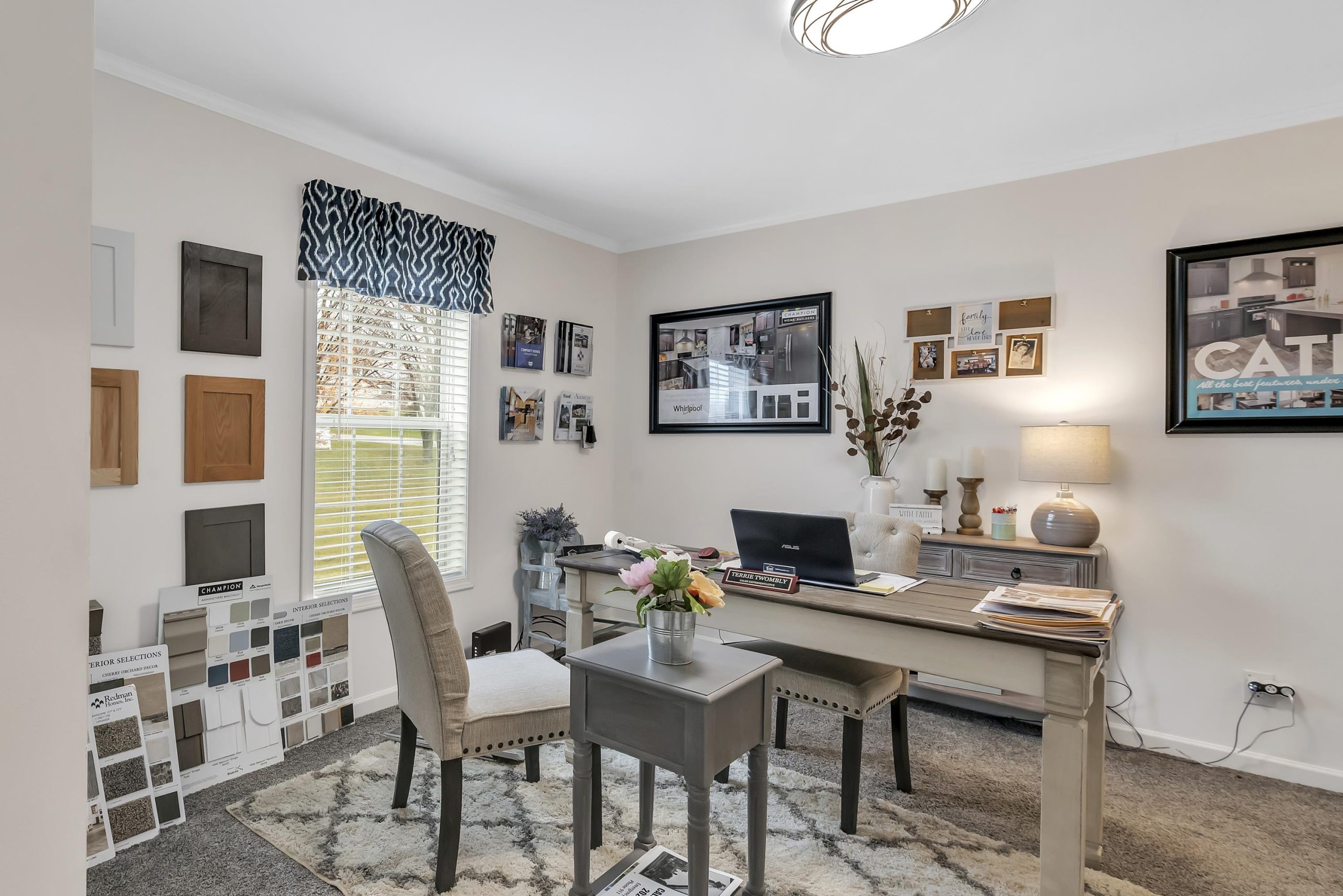 UMH Somerset Sales Center - Image 14