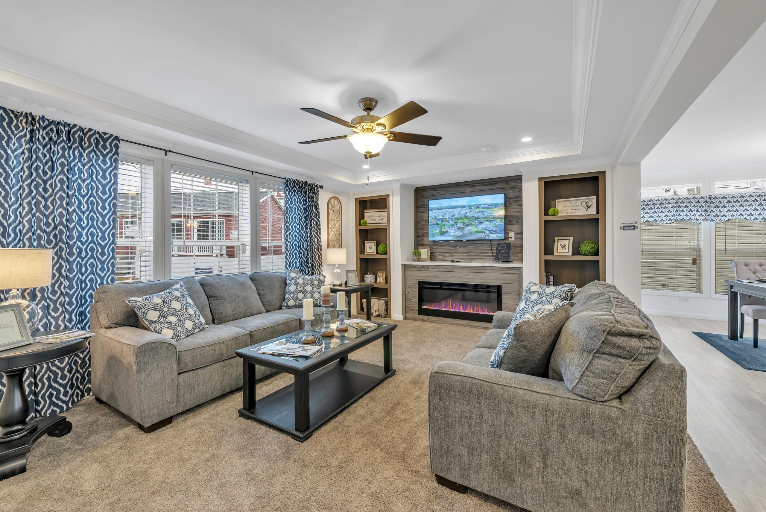 UMH Somerset Sales Center - Image 20