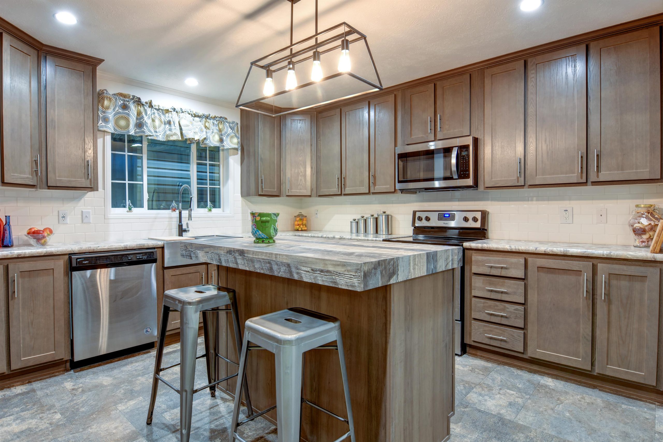 Kinnebrook Estates Sales Center - Image 1