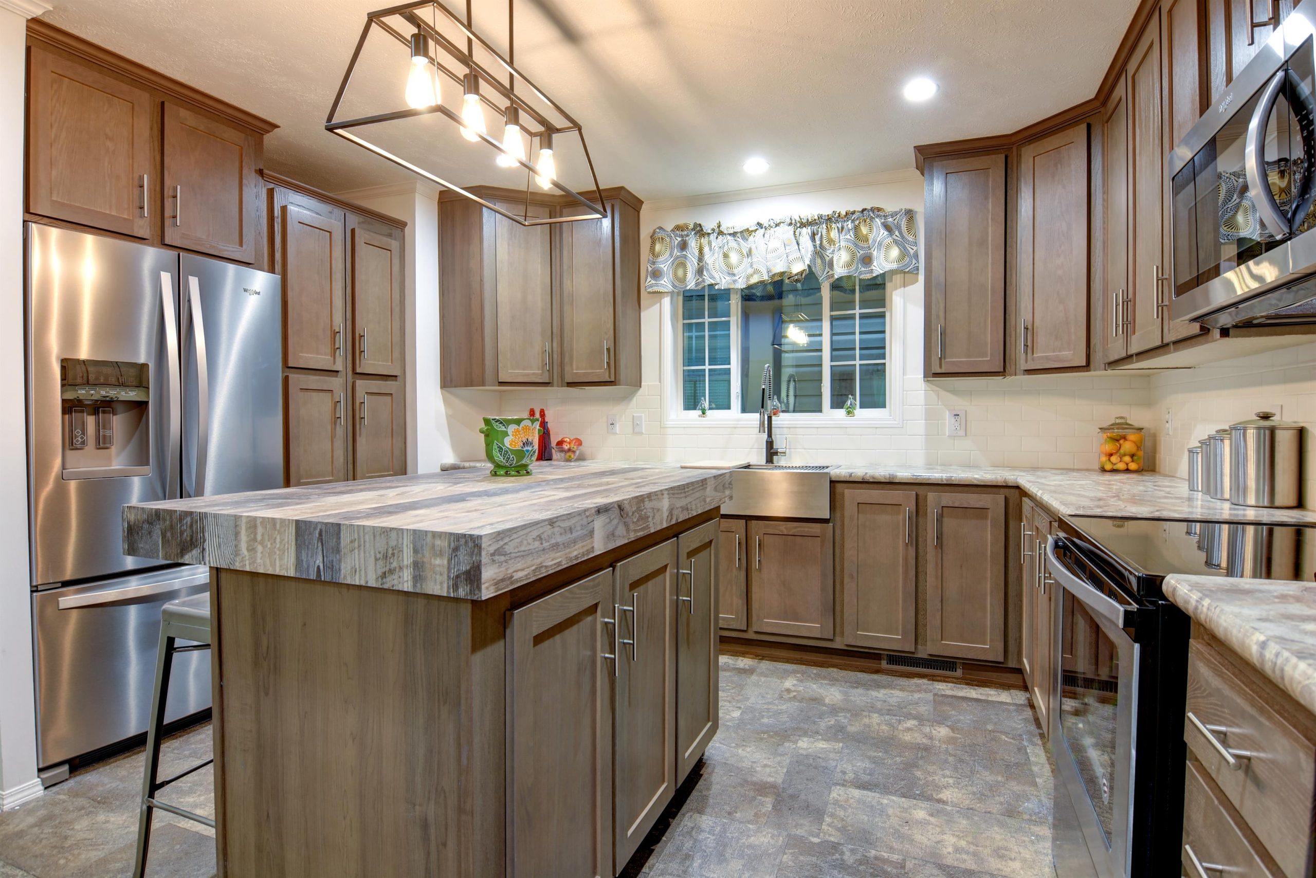 Kinnebrook Estates Sales Center - Image 2