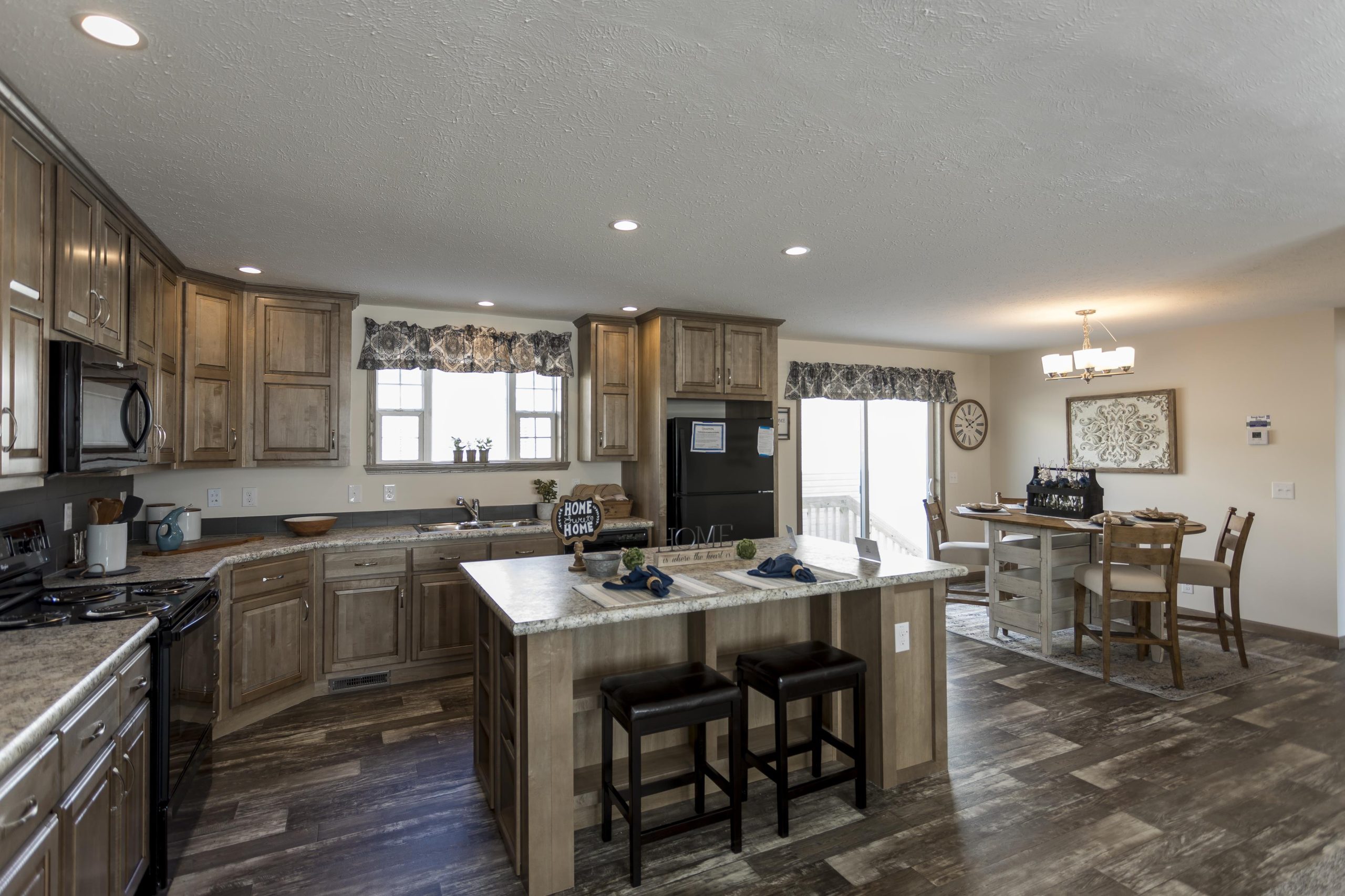 Redbud Sales Center - Image 18