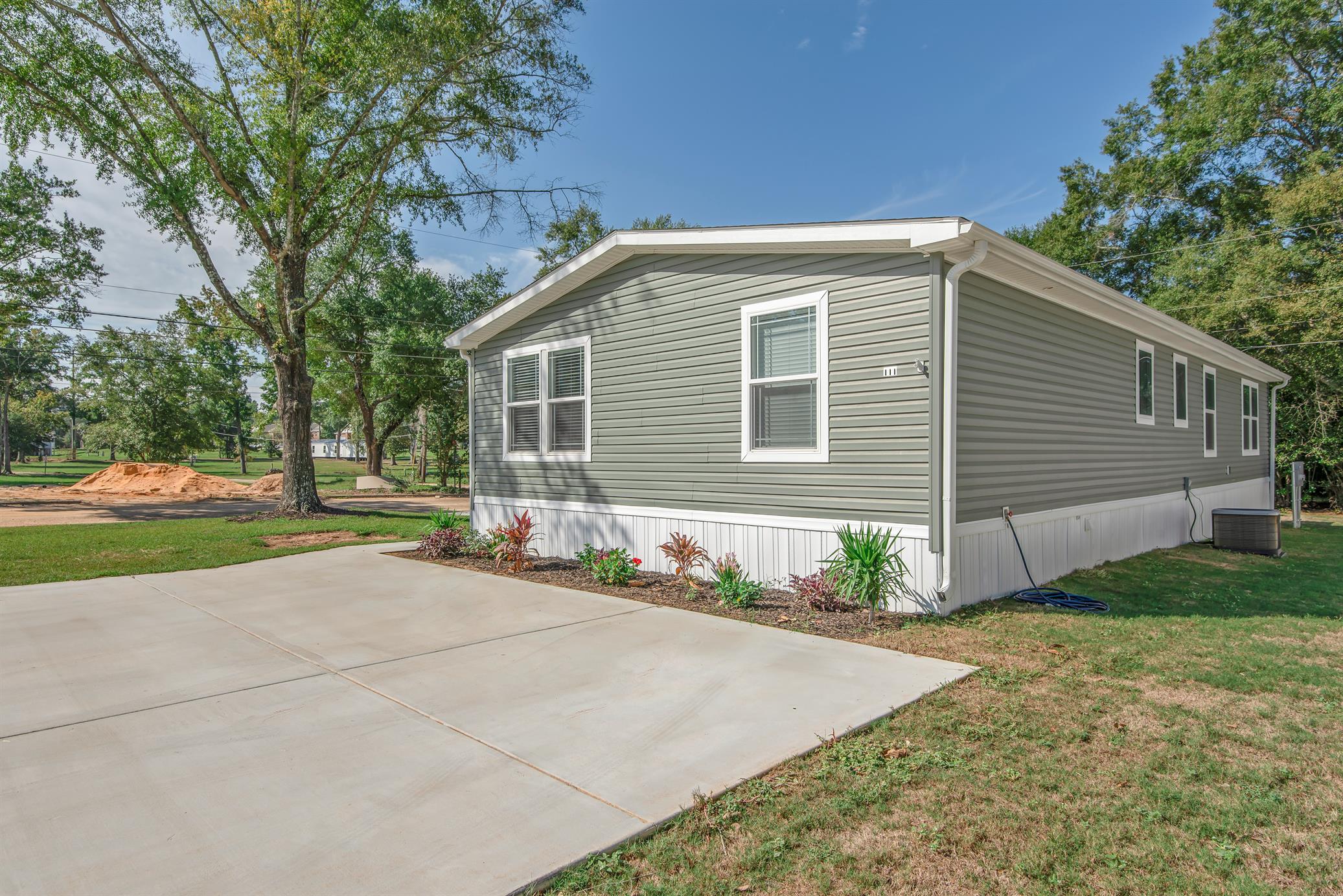 Saddle Creek - Image 2