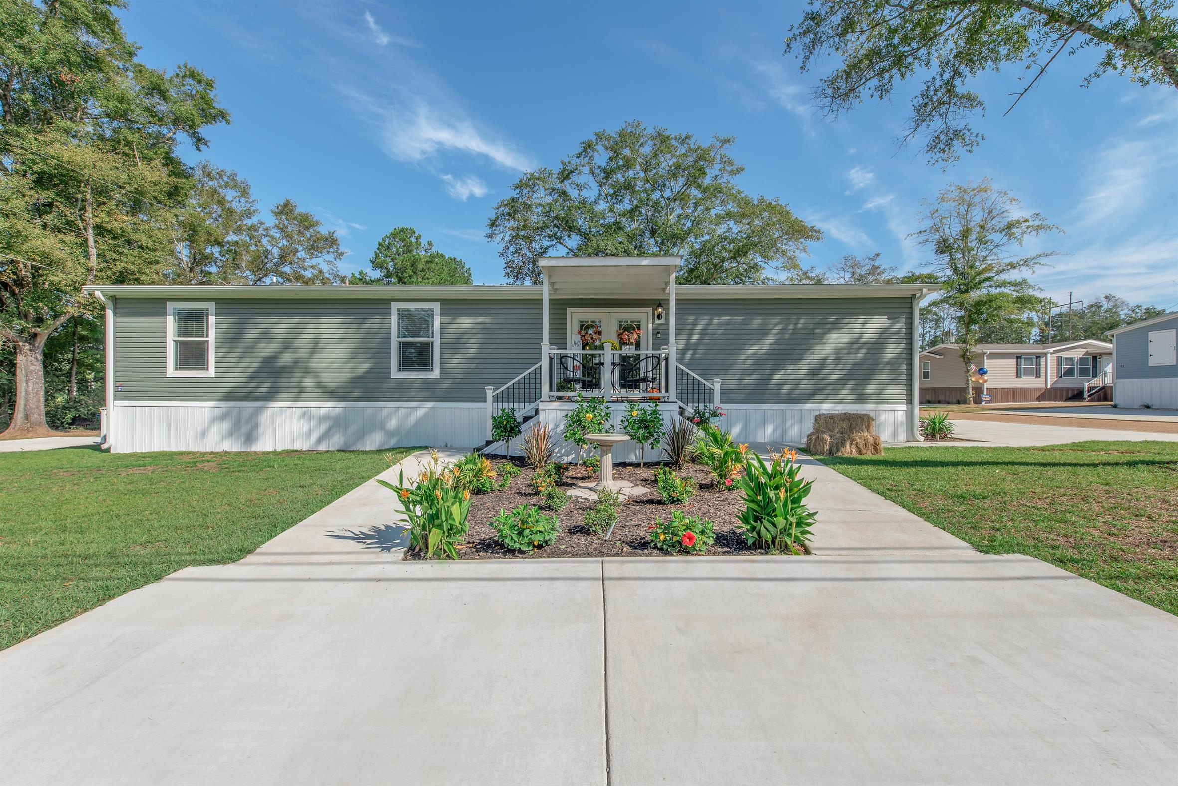 Saddle Creek - Image 12