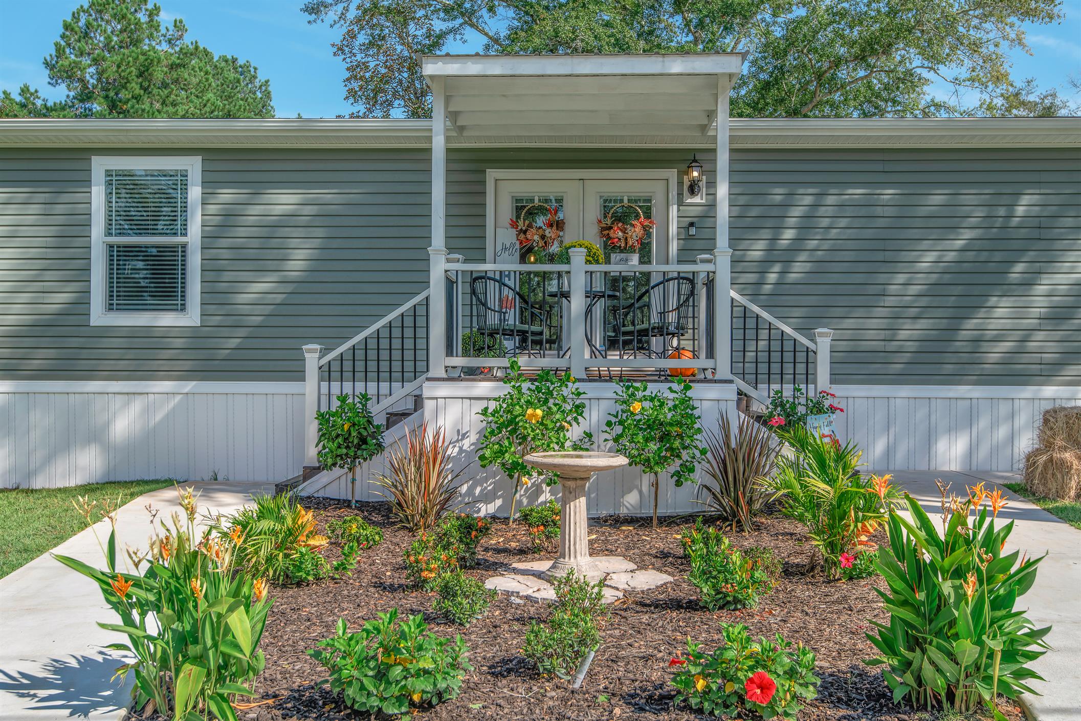 Saddle Creek - Image 23