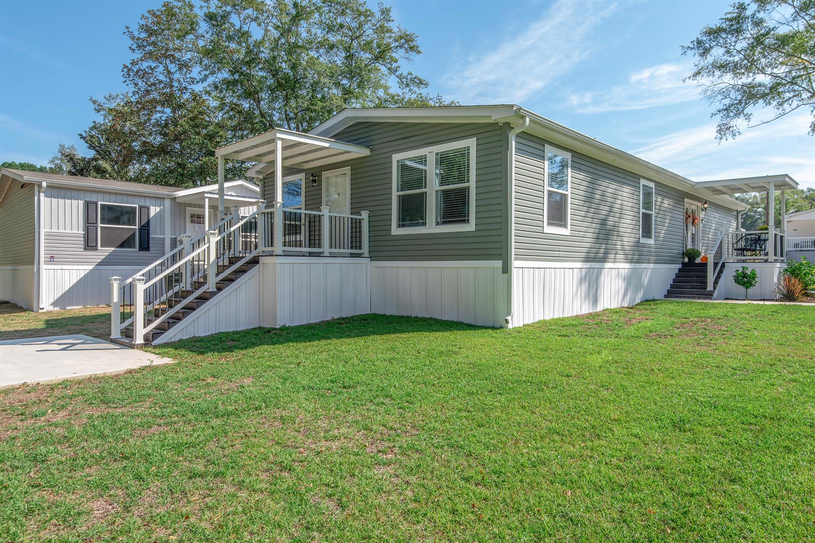 Saddle Creek - Image 27