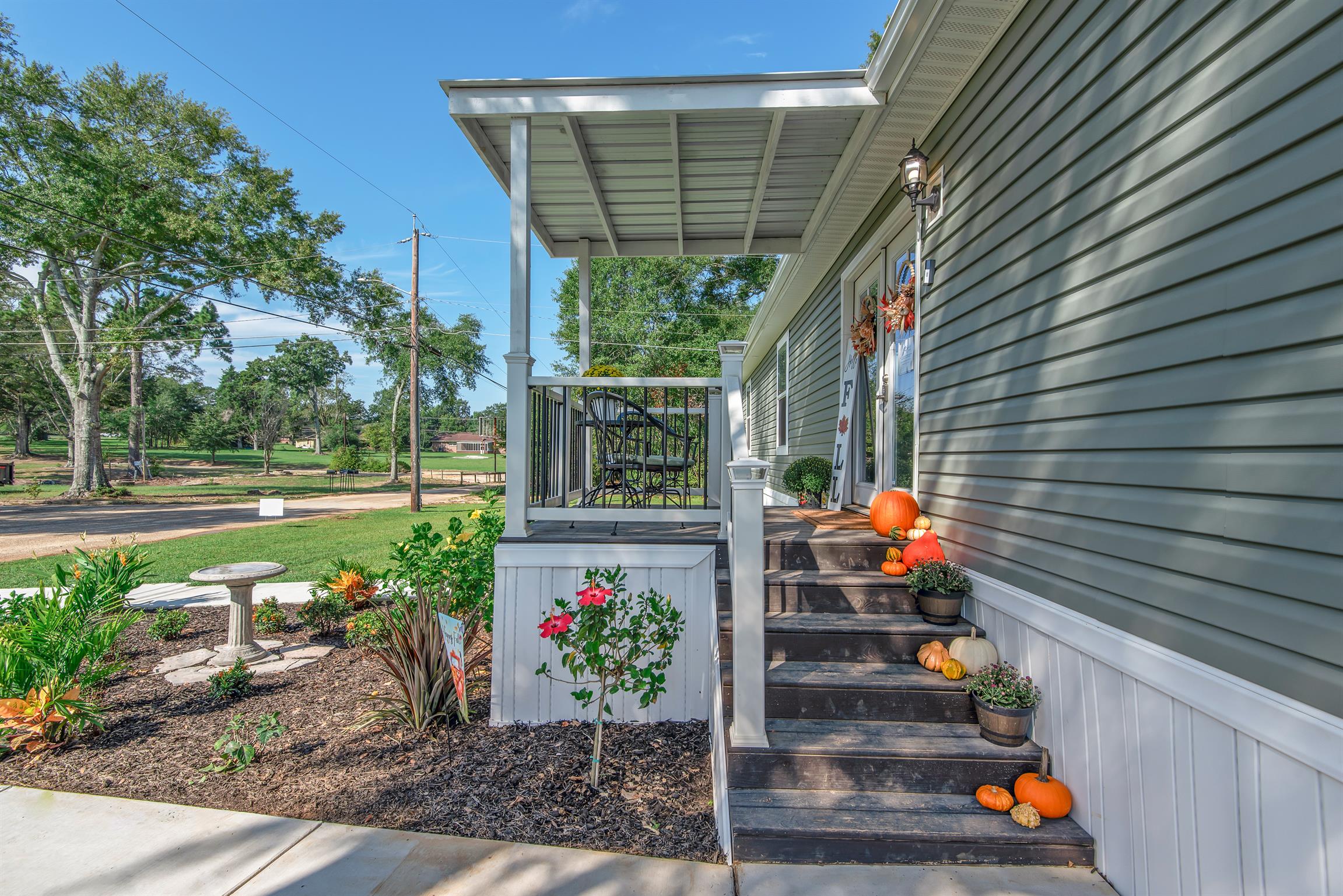 Saddle Creek - Image 29