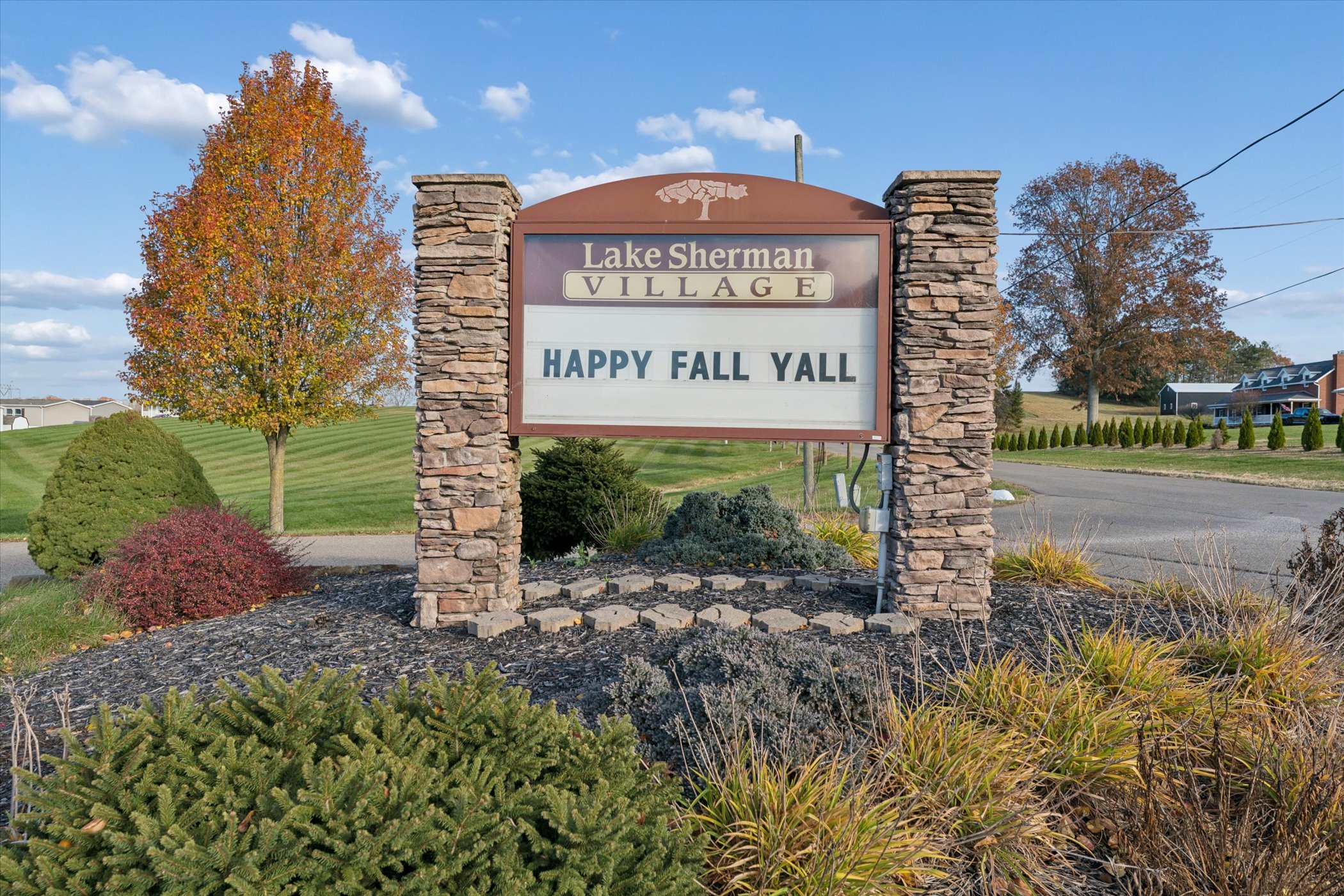 Lake Sherman Village - Image 9