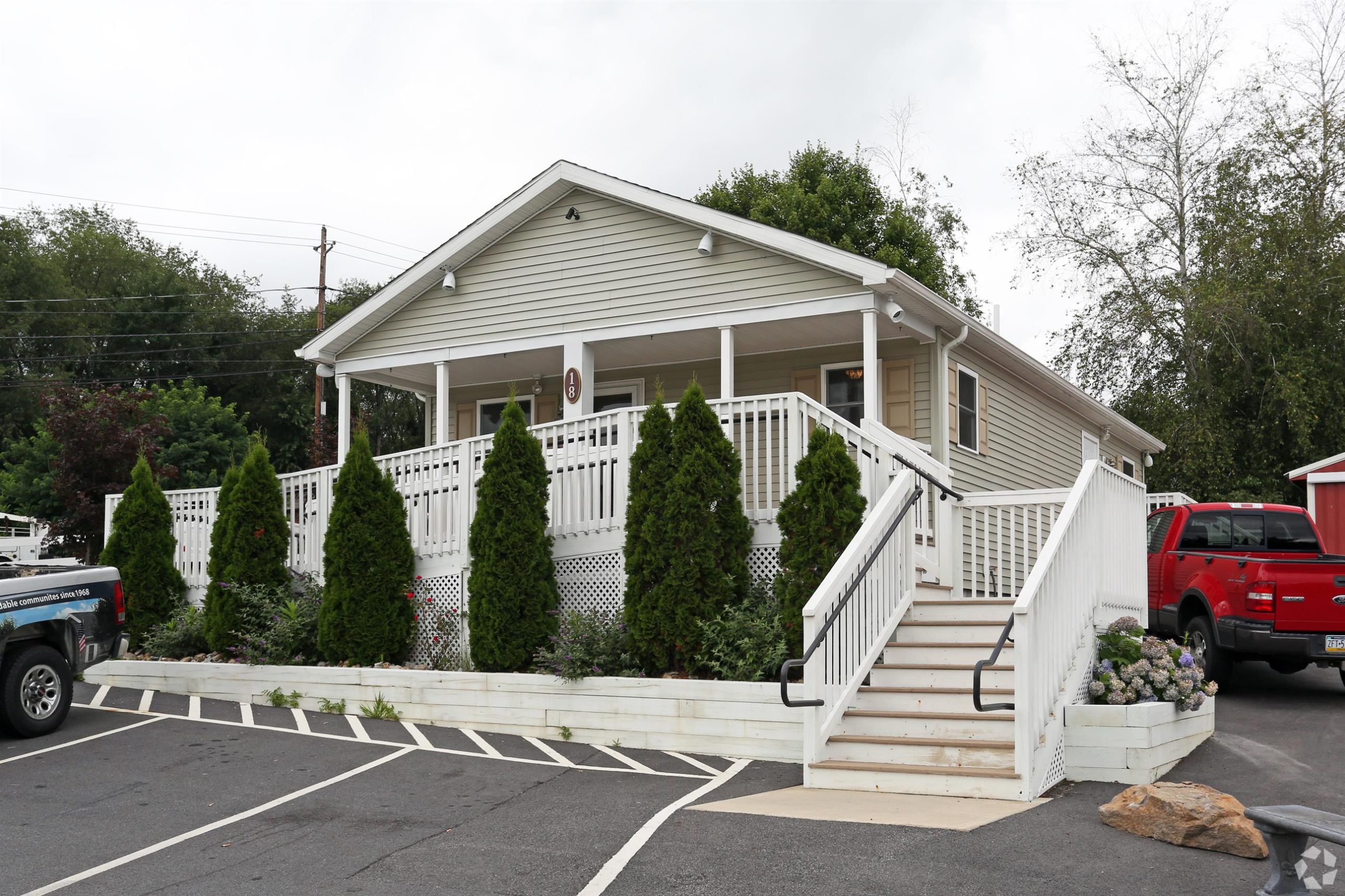 Maple Manor - Image 2
