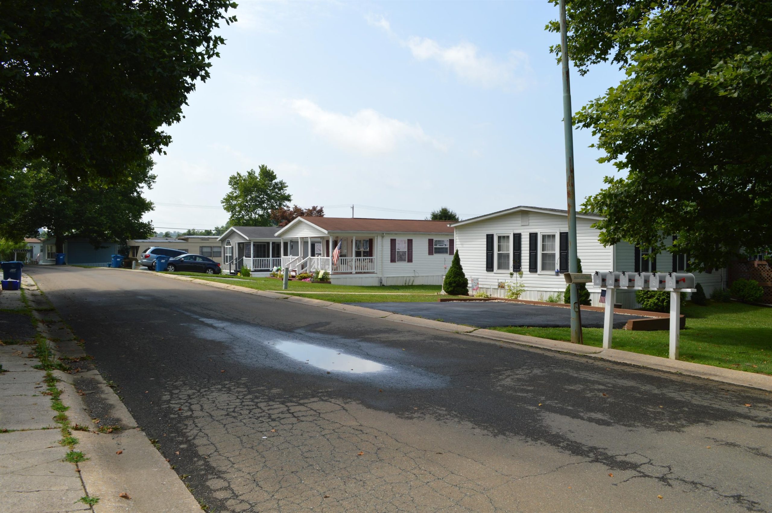 Oxford Village - Image 5