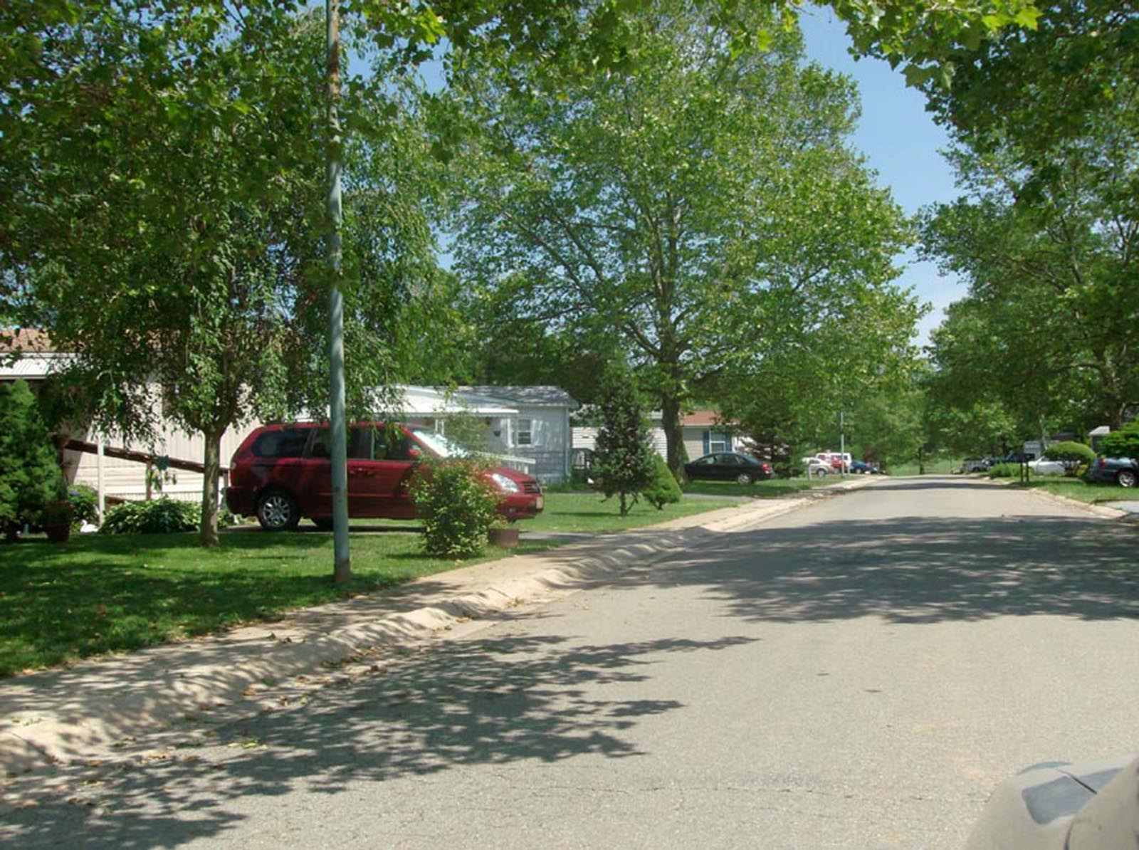 Oxford Village - Image 6