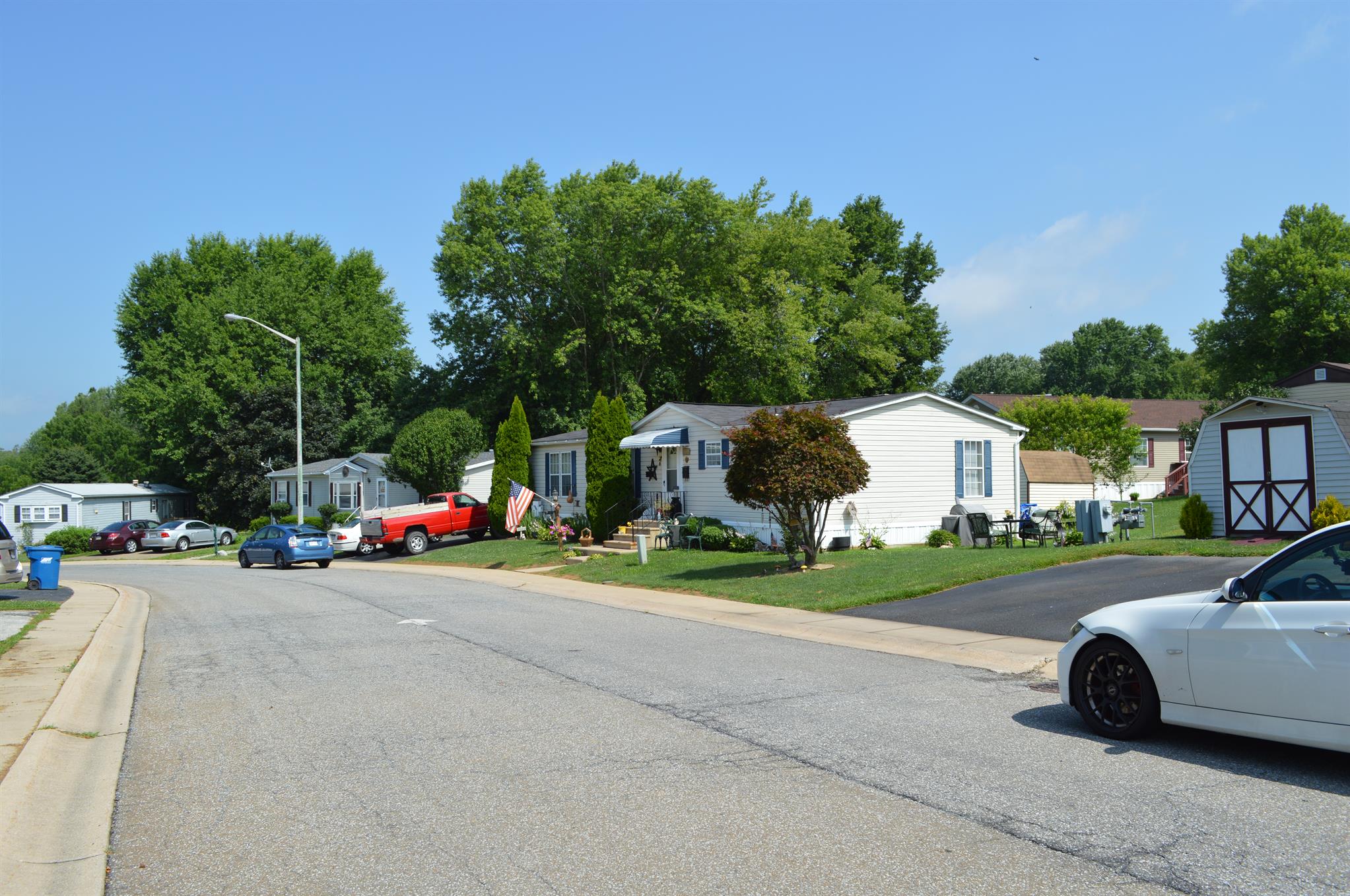 Oxford Village - Image 8