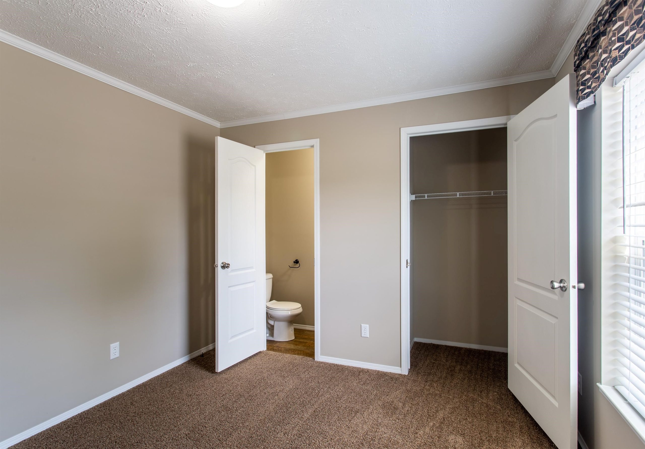 Spreading Oaks Village - Image 40