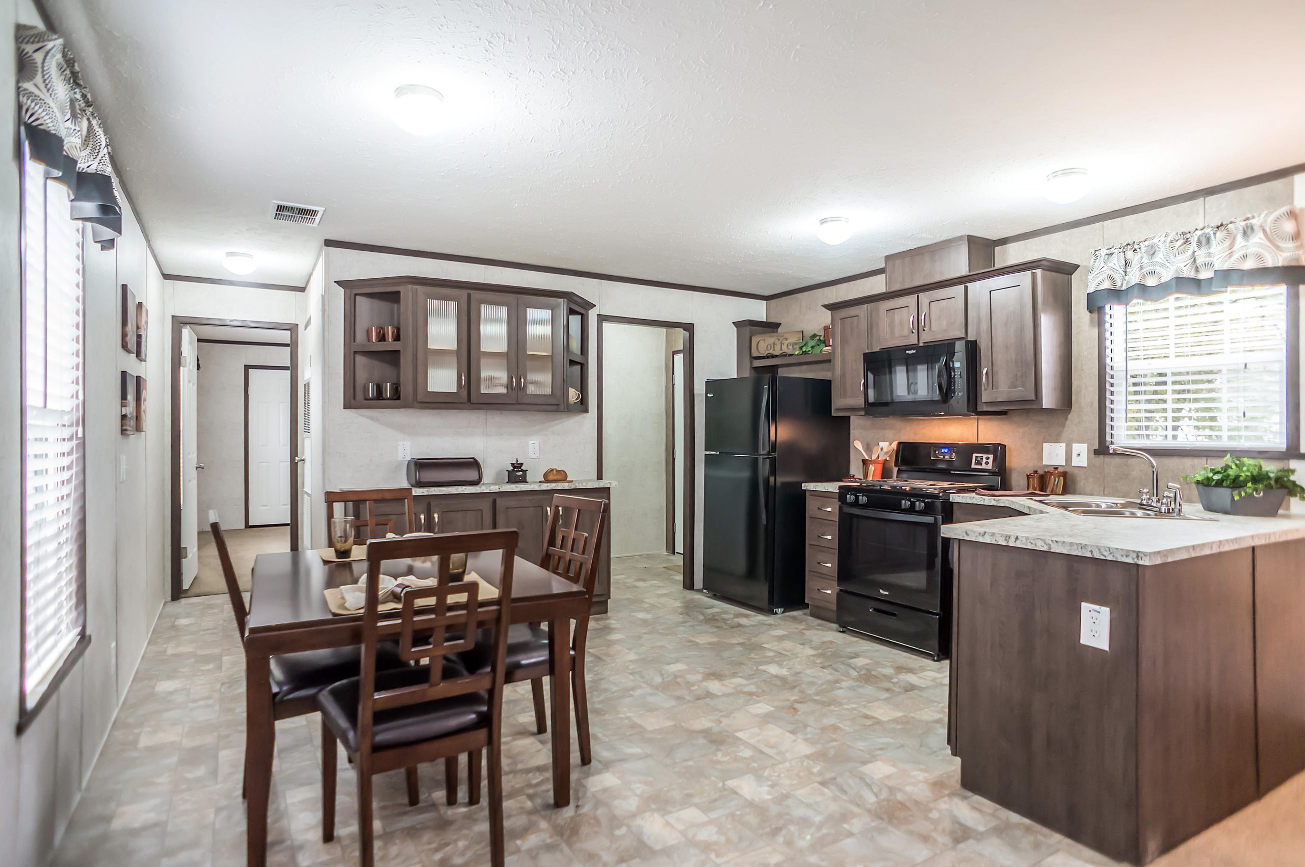 Twin Pines - Image 10