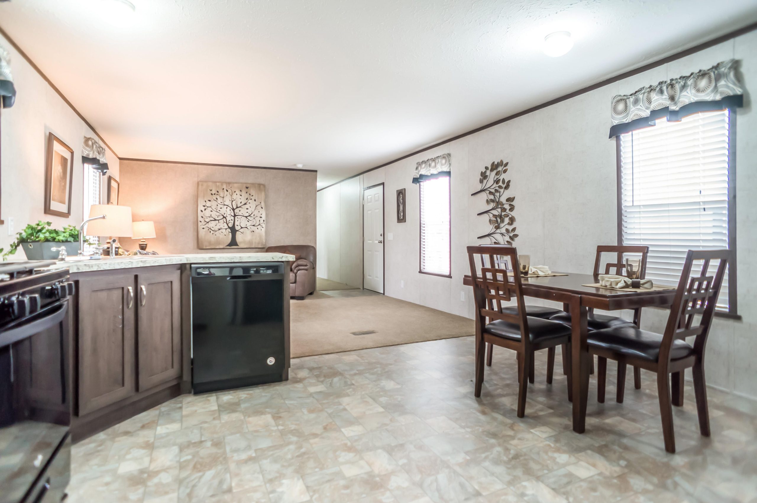 Twin Pines - Image 12