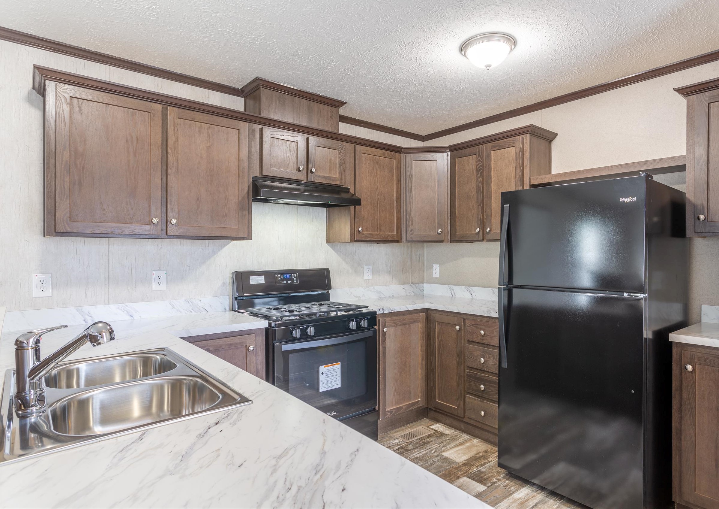 Twin Pines - Image 8