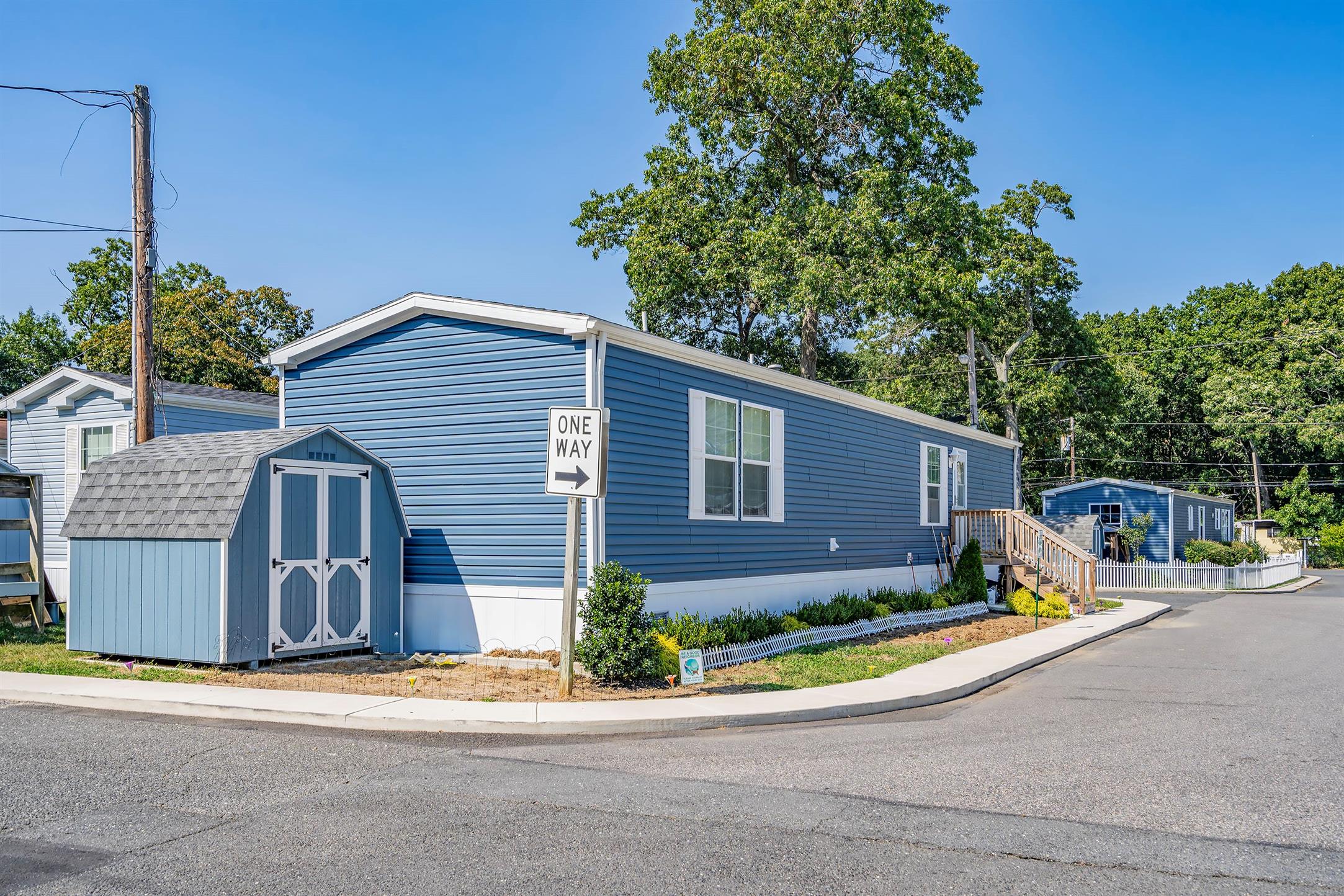 Woodlawn Village - Image 8
