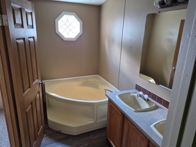 Twin Pines - Image 7