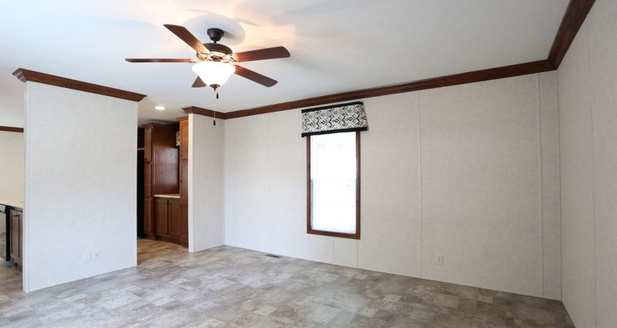 Colonial Heights - Image 11