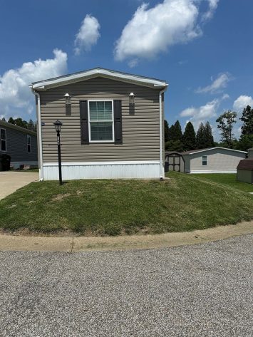 Colonial Heights - Image 1