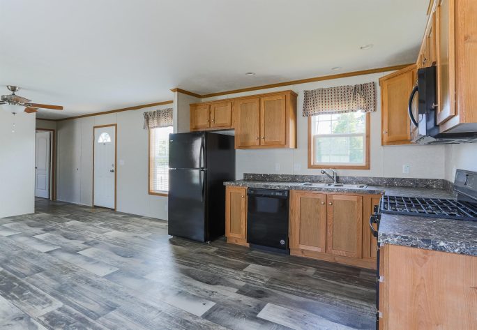 Hillcrest Crossing - Image 6