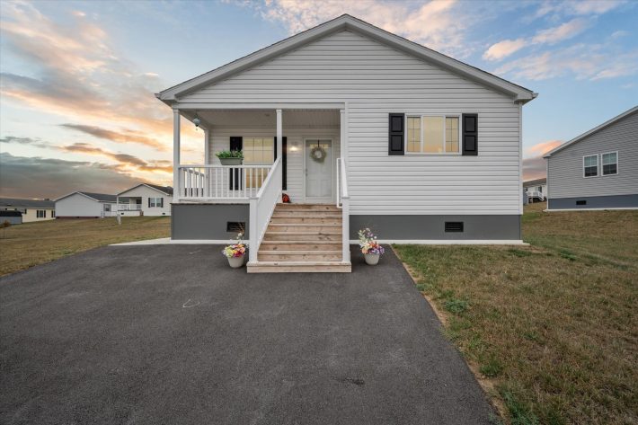 Pine Manor - Image 1