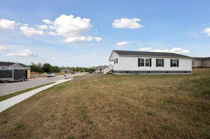 Pine Manor - Image 4