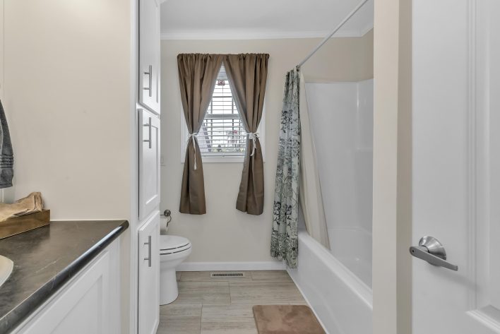 UMH Somerset Sales Center - Image 20