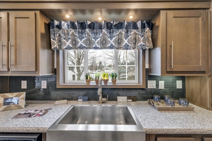 UMH Somerset Sales Center - Image 6