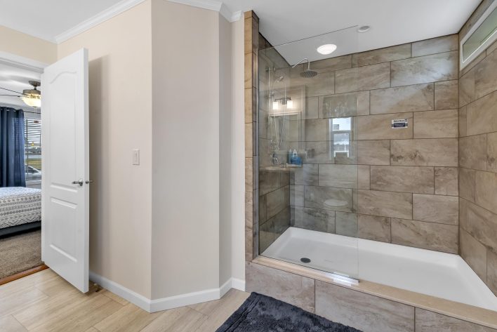 UMH Somerset Sales Center - Image 14