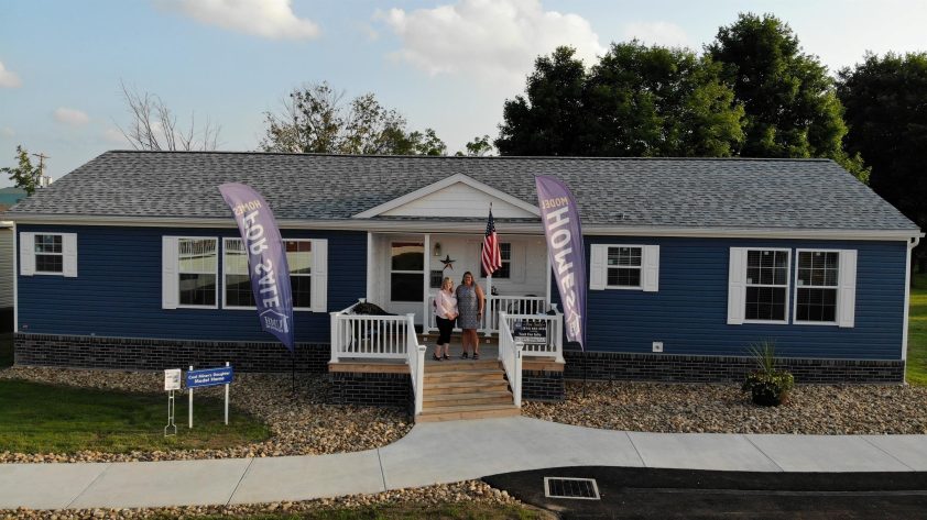 UMH Somerset Sales Center - Image 1