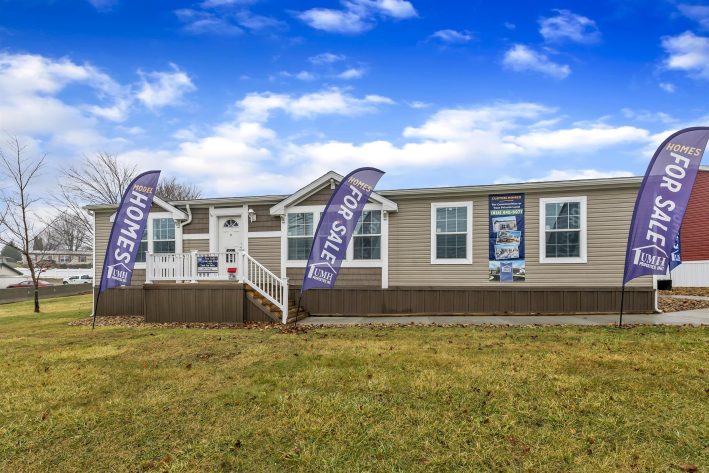 UMH Somerset Sales Center - Image 1
