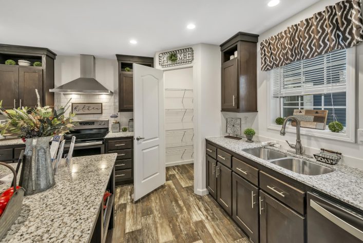 UMH Somerset Sales Center - Image 10