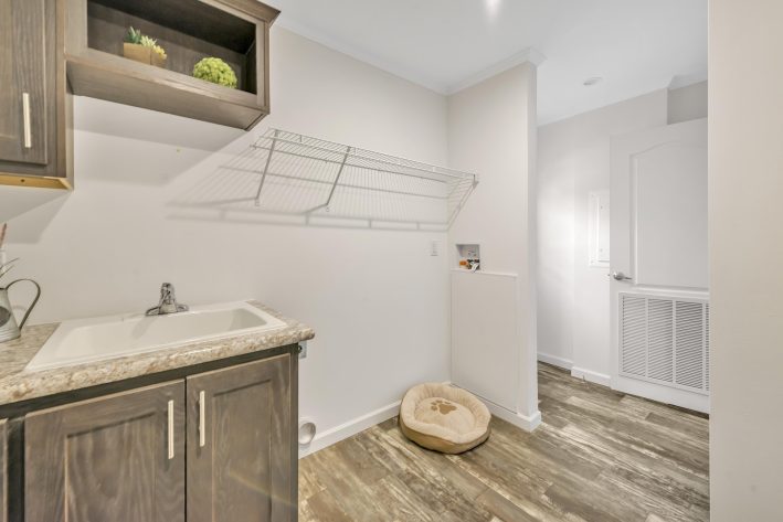 UMH Somerset Sales Center - Image 29