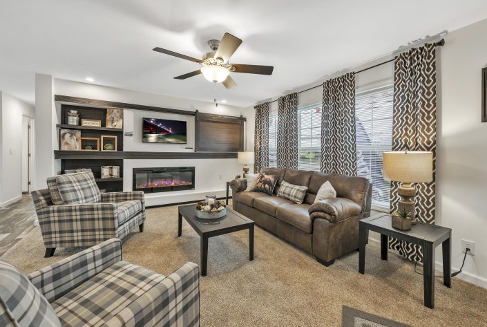 UMH Somerset Sales Center - Image 15