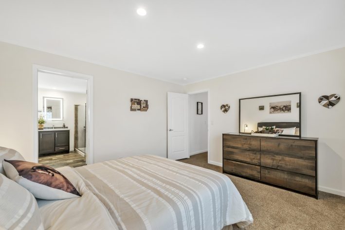 UMH Somerset Sales Center - Image 21