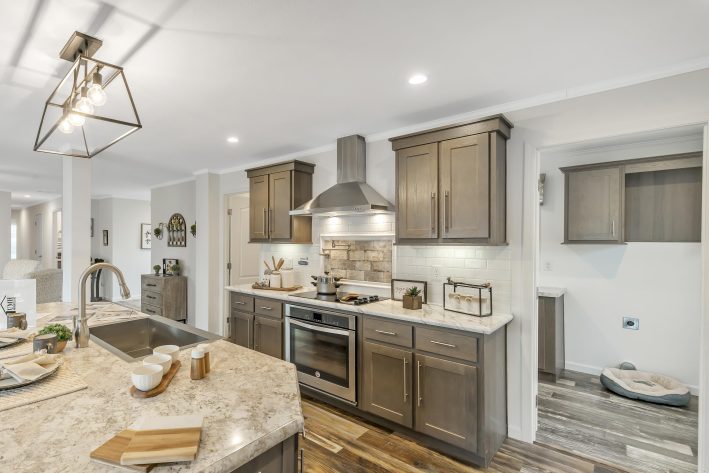 UMH Somerset Sales Center - Image 4
