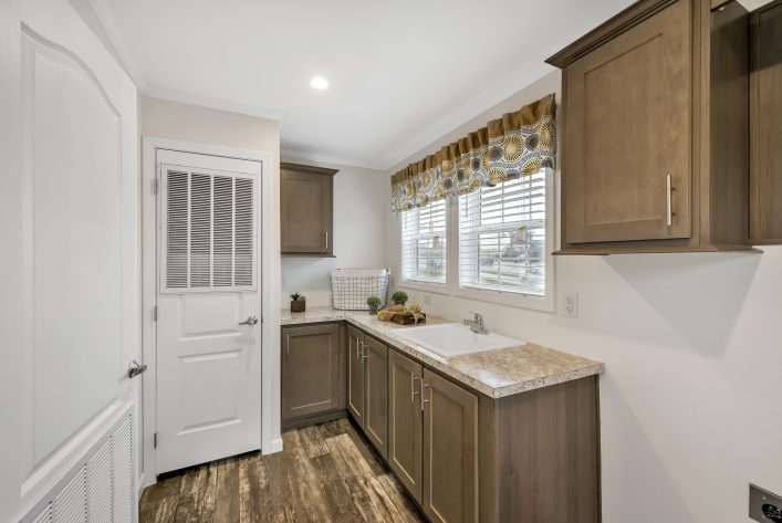 UMH Somerset Sales Center - Image 20